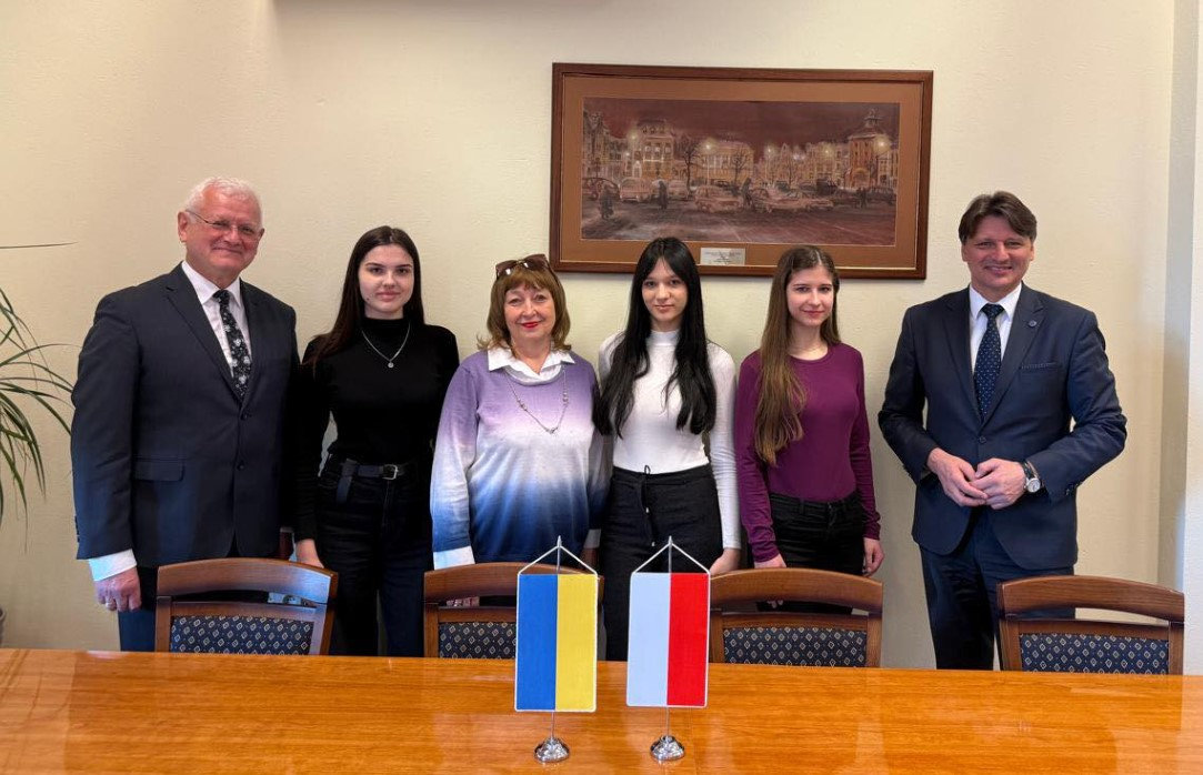 Ректор ХДУ зустрівся зі студентами, які навчаються за програмою подвійних дипломів у Польщі