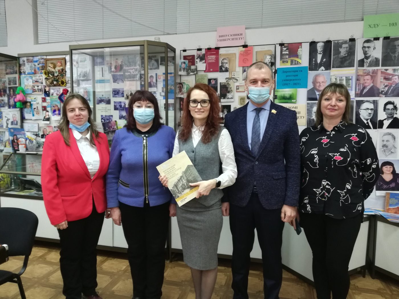 10 березня до народного зразкового музею історії ХДУ завітала голова ради молодих учених п…