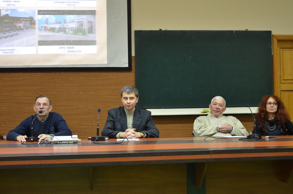 У середу, 12 листопада 2014 року, в 256 аудиторії відбувся день кар'єри факультету фізики, математики та інформатики.