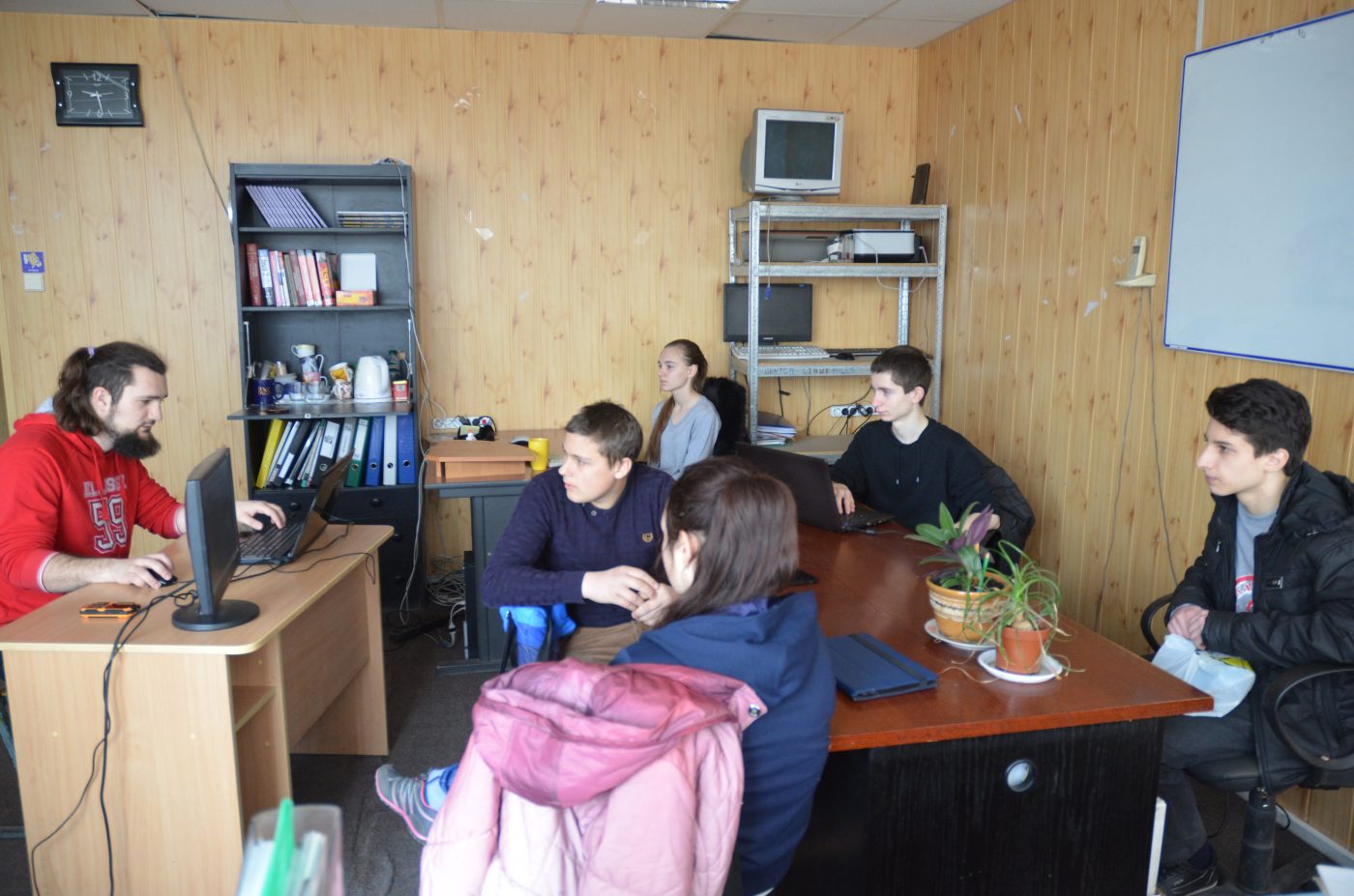 Суботня школа У суботу, 26 березня о 9:00 в 511 аудиторії головного корпусу ХДУ відбулося…