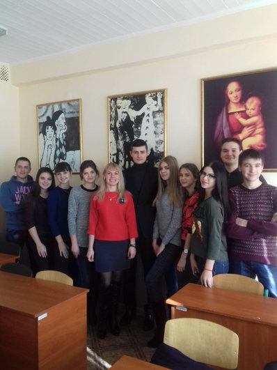 09.12.2016 на другій парі в 319 ауд. відбулася зустріч-бесіда студентів І курсу з практикуючим адвокатом Власенком Дмитром В’ячеславовичем на тему «Кваліфікована юридична допомога з питань адміністративного та інших галузей права».