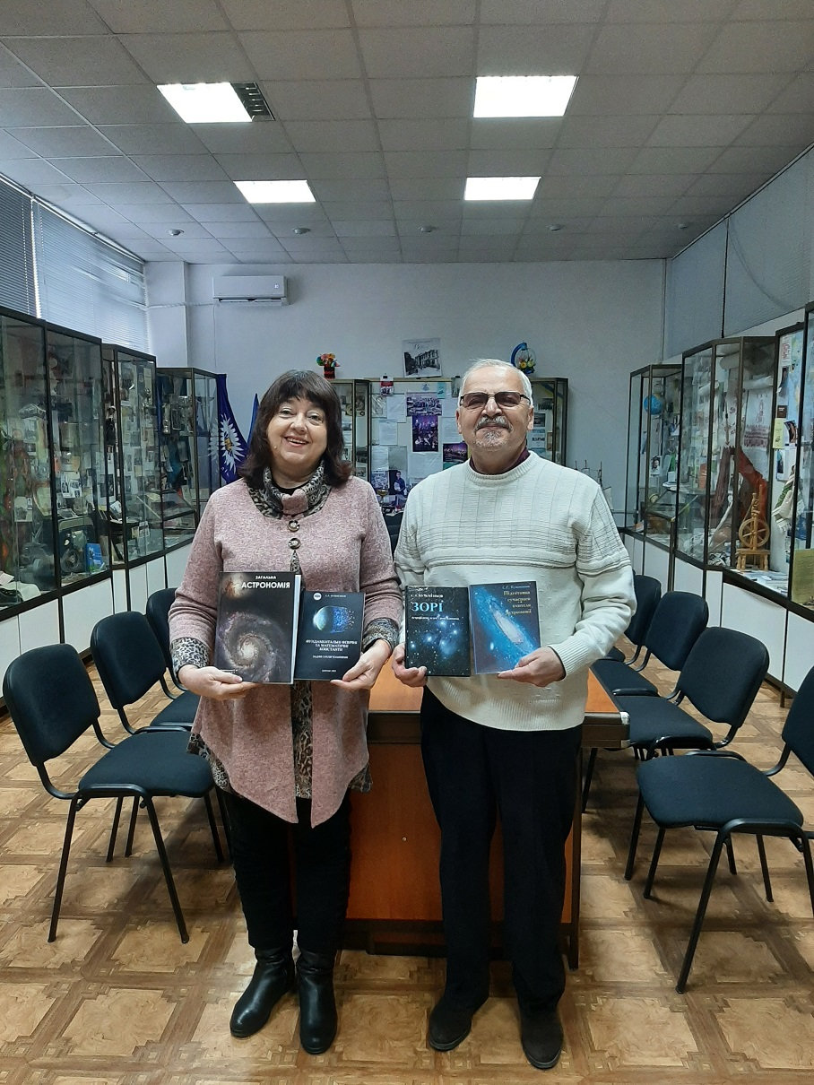 Напередодні нового року до народного зразкового музею історії ХДУ завітав завідувач кафедр…