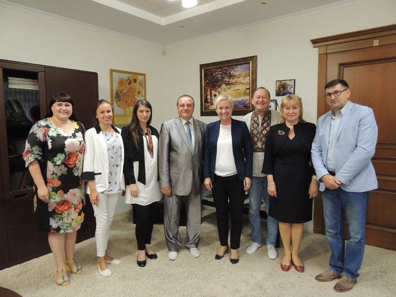 30 серпня до Херсонського державного університету завітали гості з Польщі. Метою триденног…