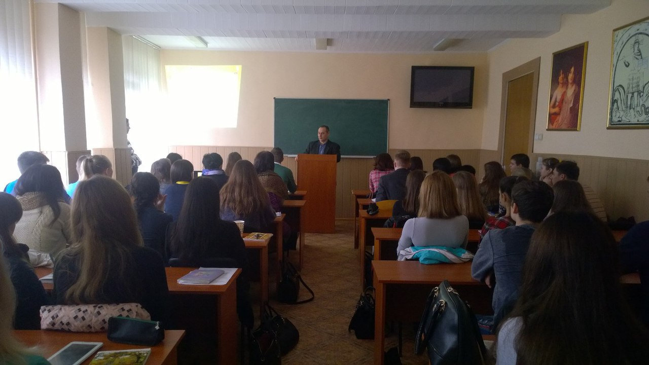 03.03.2016 студентським науковим товариством юридичного факультету ХДУ було проведено зустріч-коференцію з 1 курсом.
