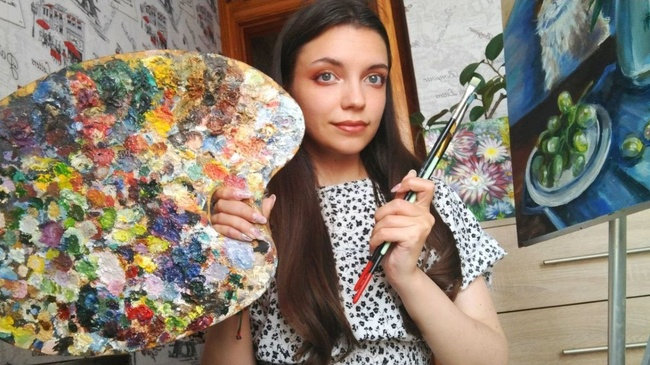 Моя зброя — пензлі та фарби: випускниця ХДУ зібрала на потреби ЗСУ понад 150 000 гривень