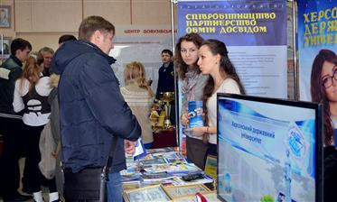 Студенти та викладачі юридичного факультету прийняли активну участь у Дні відкритих дверей ХДУ, що відбувся 1 березня.