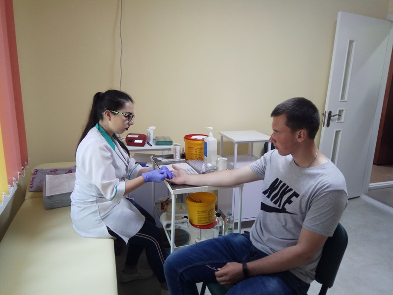 Викладачі та студенти ХДУ стали донорами крові