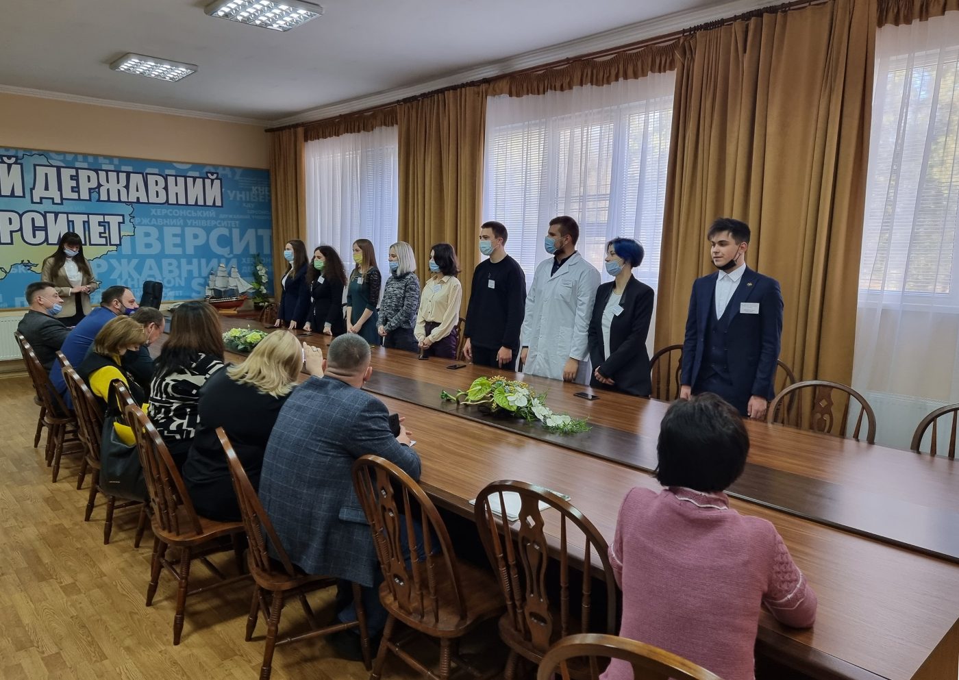 Активісти ХДУ обмінялися з керівництвом посадами