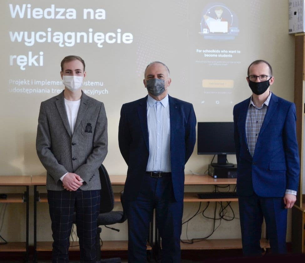 Вітаємо Кирила Валяєва з успішним захистом диплома у Поморській Академії (Слупськ, Польща)…