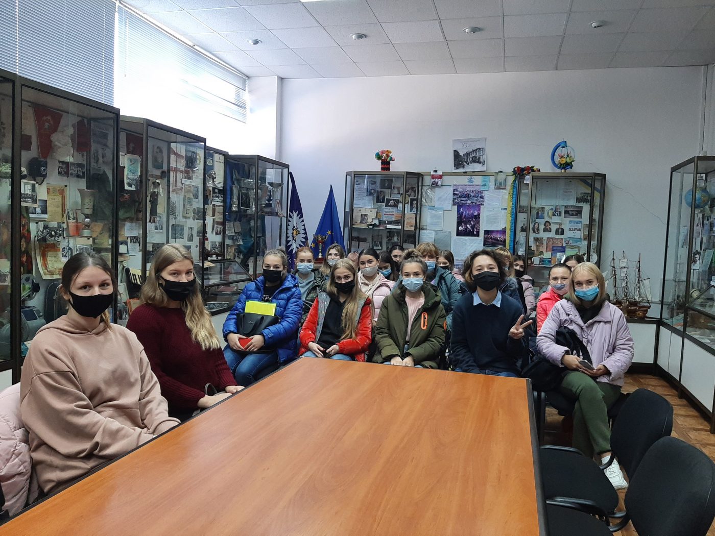 2 6 жовтня до народного зразкового музею історії ХДУ на оглядову екскурсію “Від Юр'ївськог…