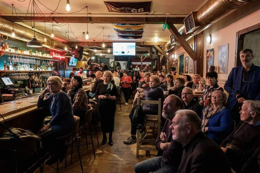 На благодійному заході у Києві зібрали кошти на 120 аптечок з турнікетами для Херсона
