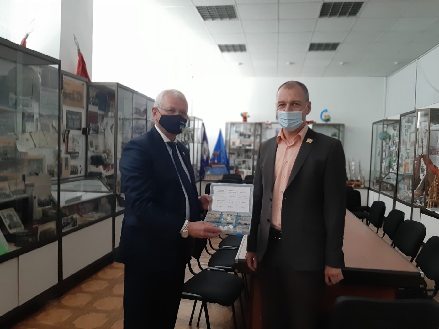 24 вересня до народного зразкового музею історії ХДУ завітали ректор Олександр Співаковськ…