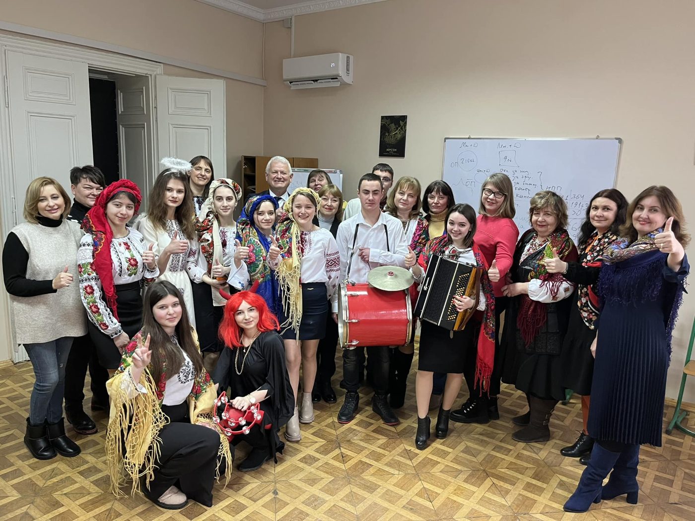 До офісу ХДУ в Івано-Франківську завітали колядники