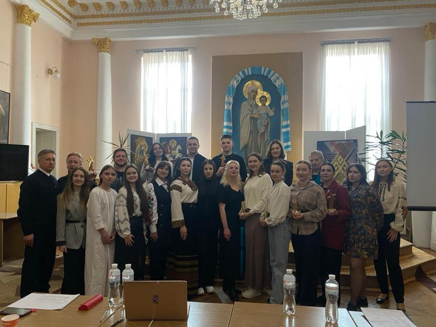 ХДУ спільно з Прикарпатським університетом провели Перший відкритий конкурс читців