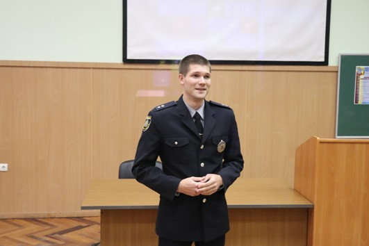 Випускник ХДУ розповів студентам про роботу в поліції