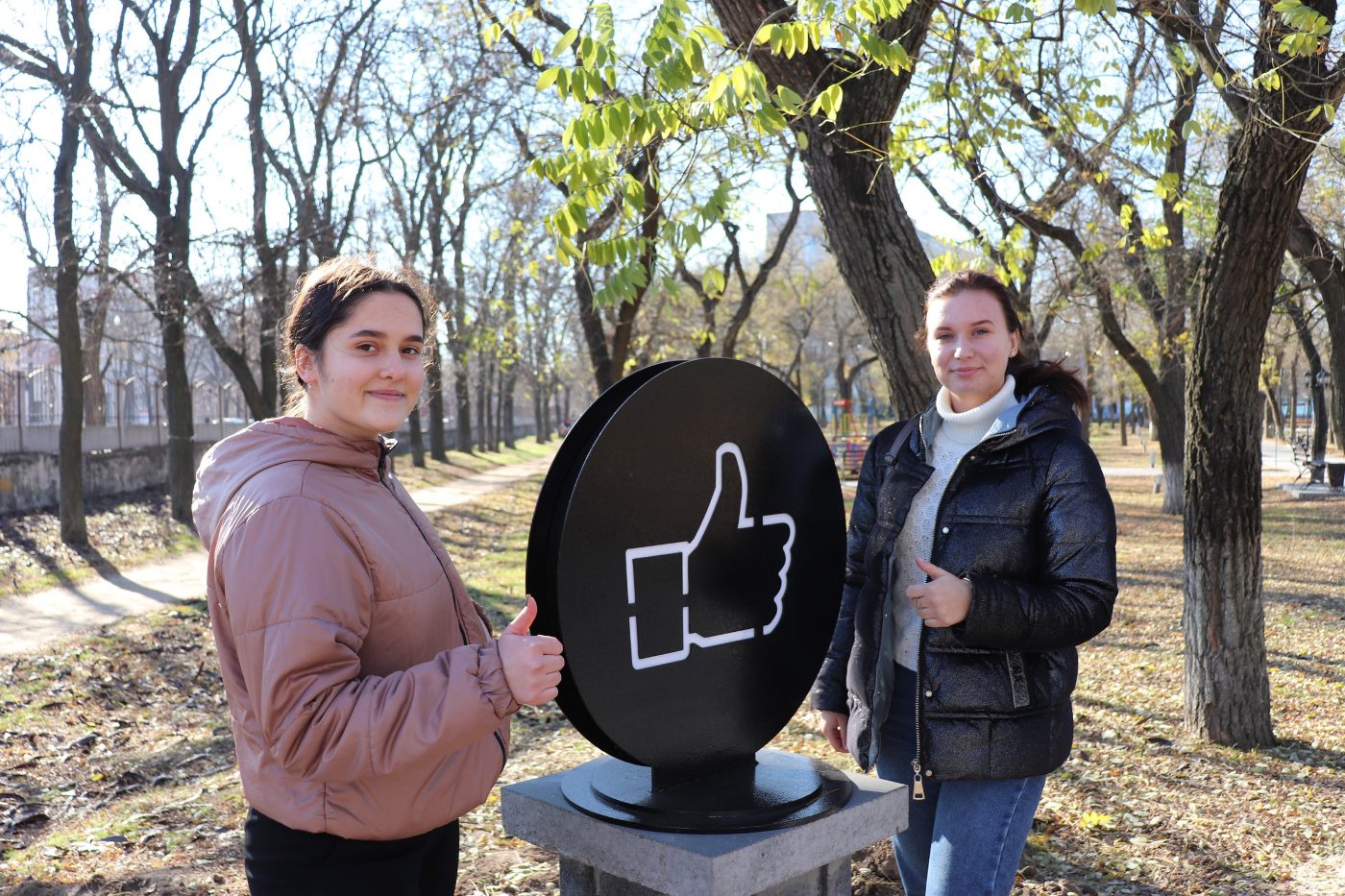 У парковій зоні ХДУ встановили нову «лайкову» фотозону