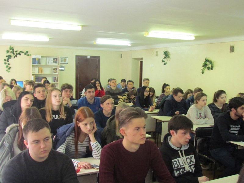 Про державотворення та шляхи до національної єдності розповіли студентам-історикам