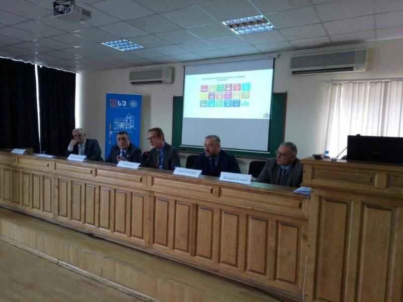 На початку квітня доцент кафедри менеджменту і адміністрування С.М.Макаренко проходив стаж…