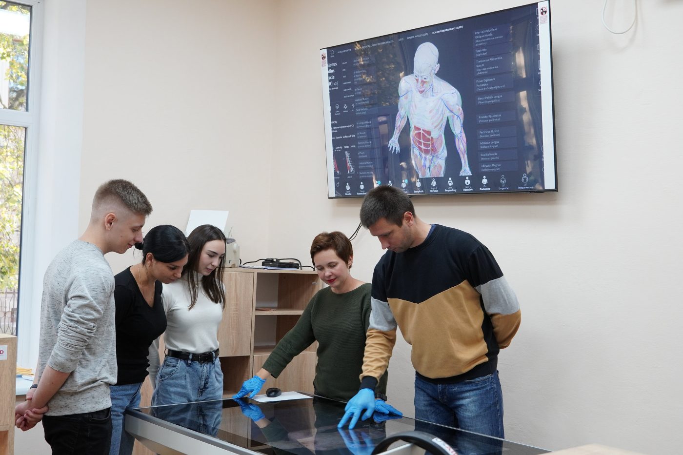 Для студентів медичного факультету ХДУ організовано очні заняття з фахових дисциплін
