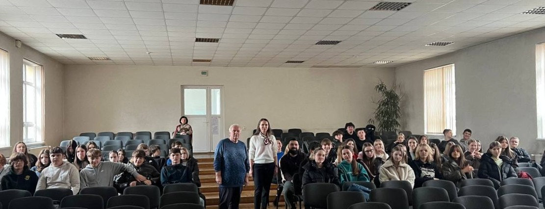 Представники ХДУ зустрілися з випускниками Івано-Франківського ліцею