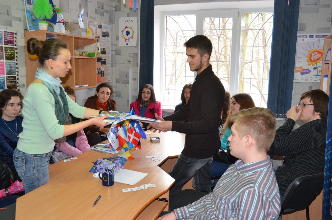 Як студенти Херсонського державного університету відсвяткували День гумору в Інформаційному центрі ЄС