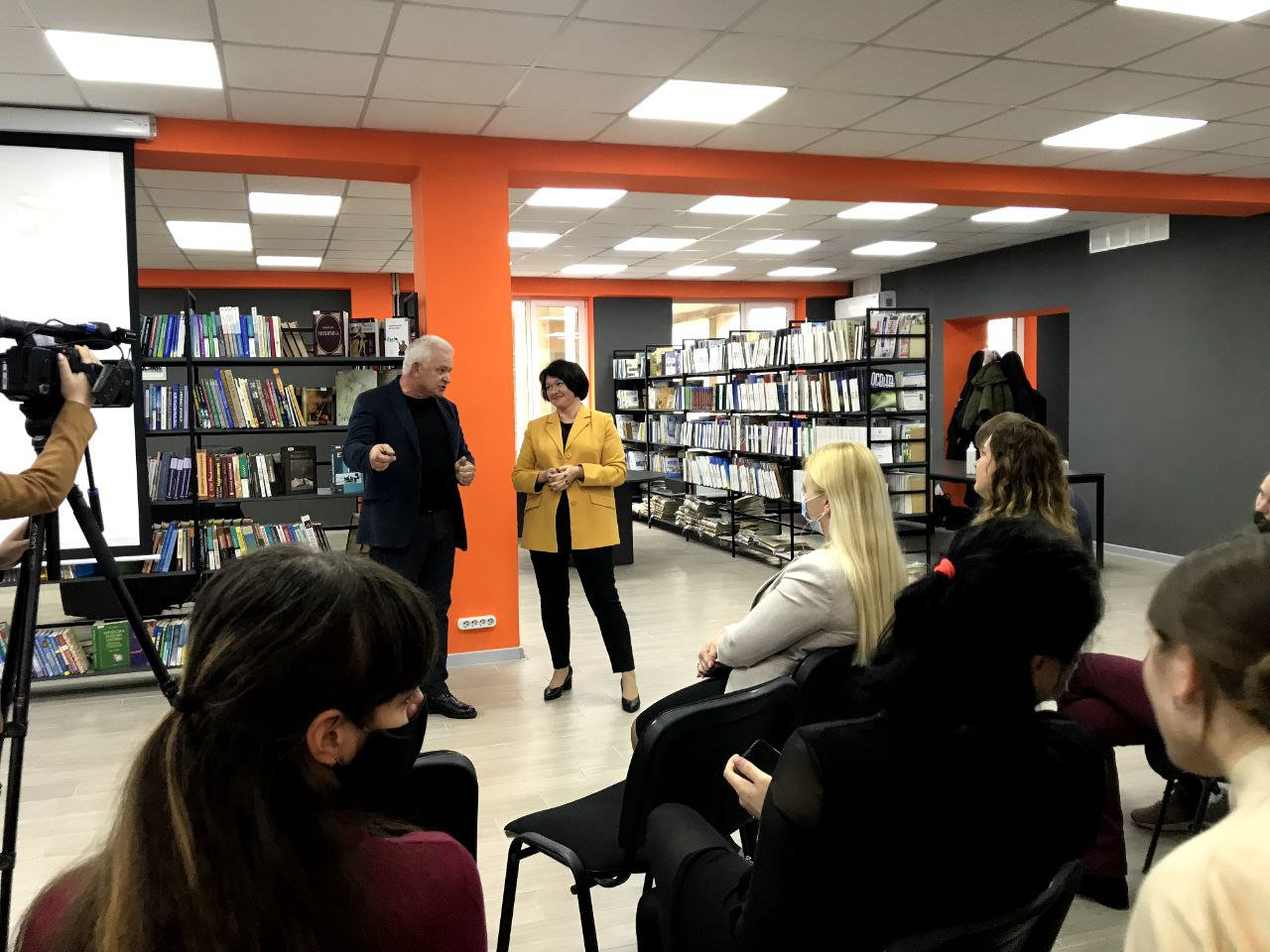 22 лютого, в форматі живого спілкування, студенти Херсонського державного університету мал…