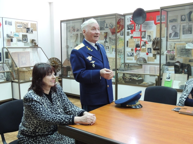 12 квітня в зразковому народному музеї історії ХДУ відбулася зустріч з генерал-майором аві…