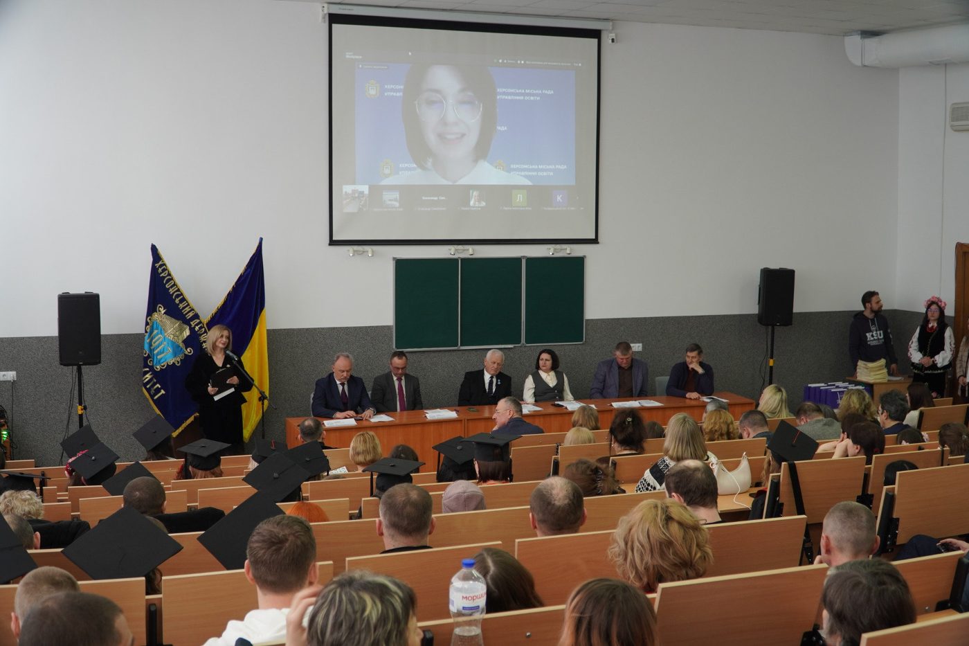 Вітаємо випускників!