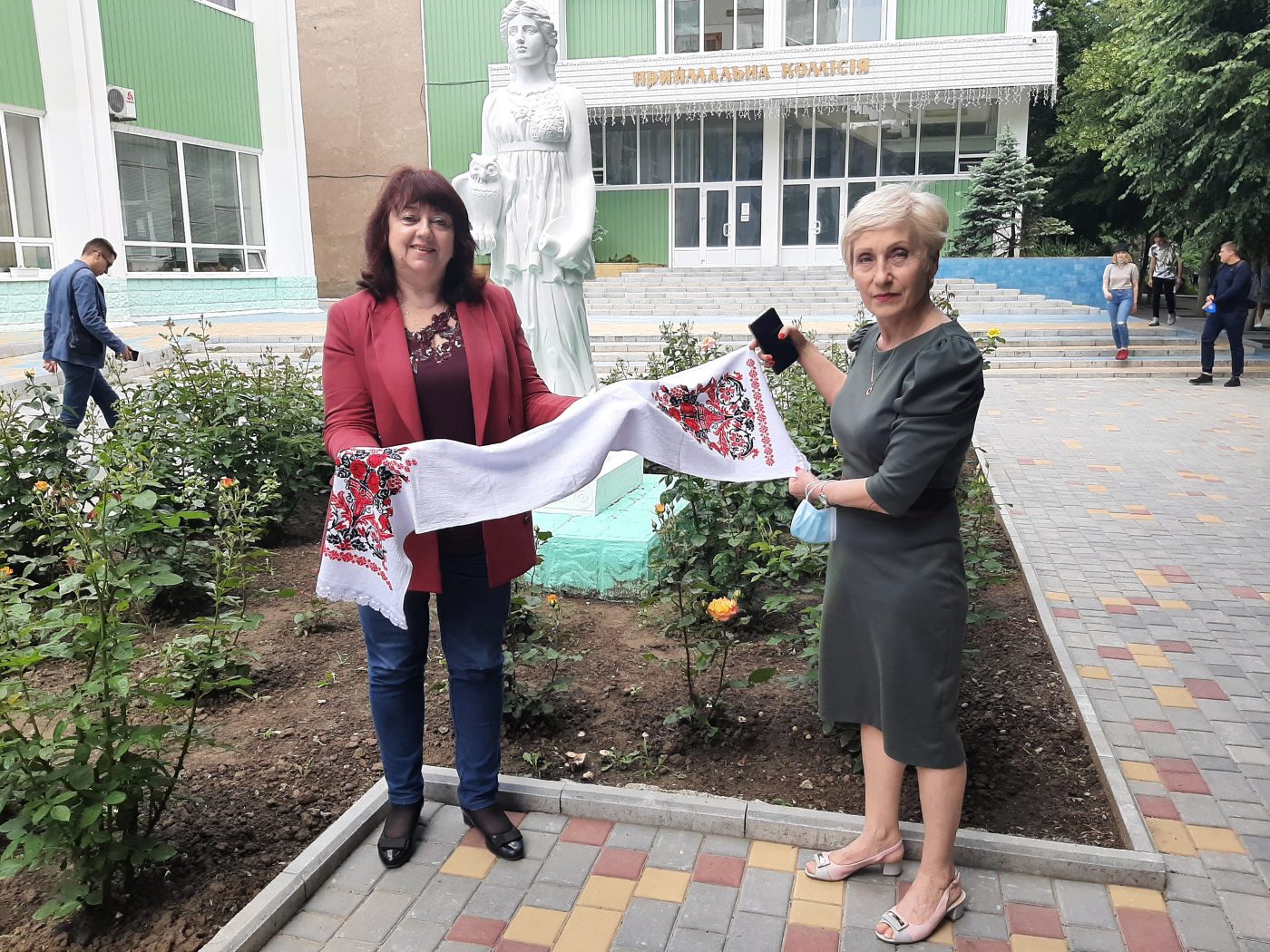 Завжди приємно отримувати подарунки!