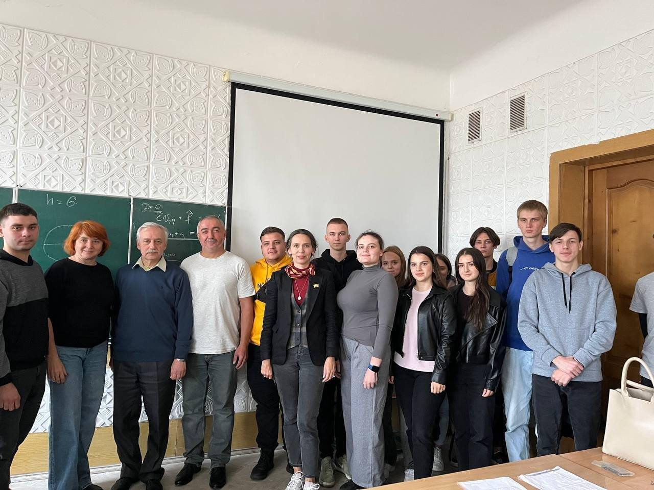 У межах тижнів очного навчання до лекцій викладачів ХДУ долучаються представники ПНУ