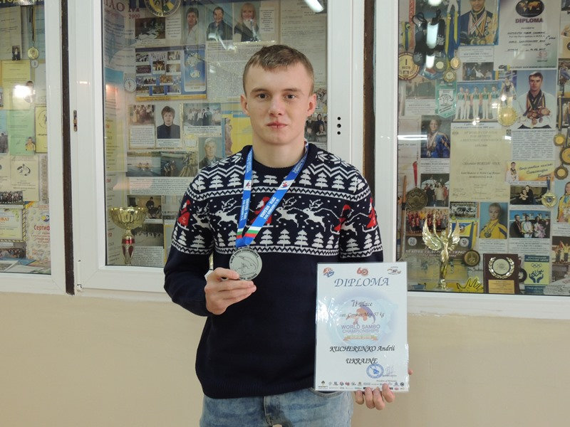 З 14 по 17 листопада у Софії (Болгарія) відбувся Чемпіонат світу з бойового самбо (до 57 к…