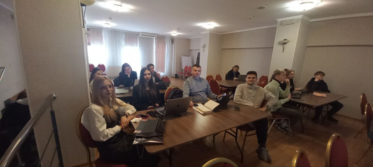 Студенти-журналісти взяли участь у тренінгу "Інструменти роботи осінтера" у Львові