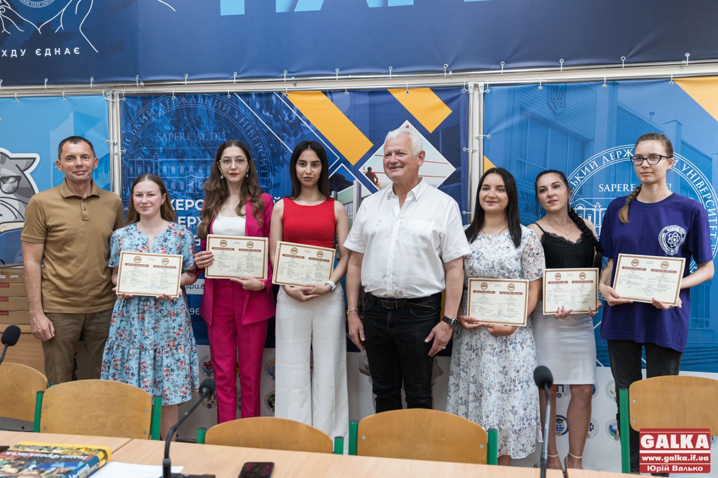 Окупанти не забрали мотивацію до життя: у Франківську понад 700 херсонських студентів отримали дипломи бакалаврів