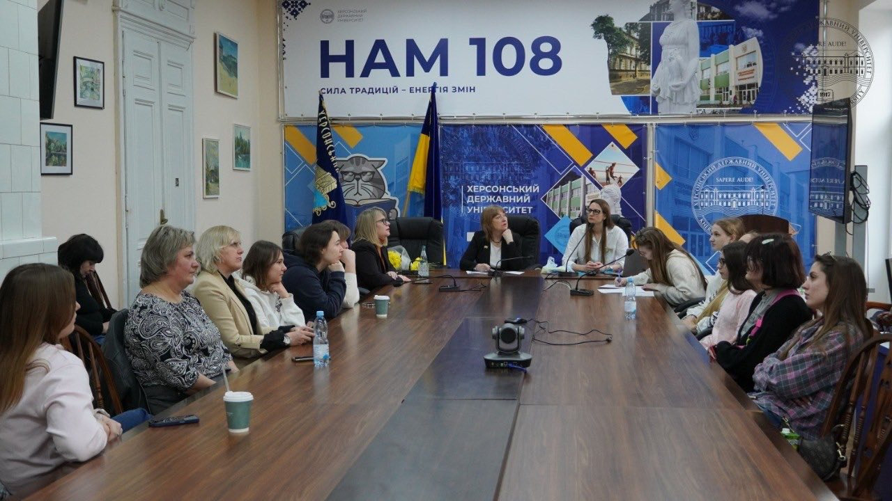На педагогічному факультеті ХДУ вчаться використовувати силу мистецтва у викладанні