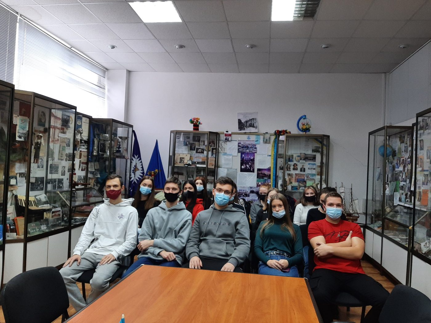 23 л истопада до народного зразкового музею історії ХДУ на оглядову екскурсію “Від Юр'ївсь…