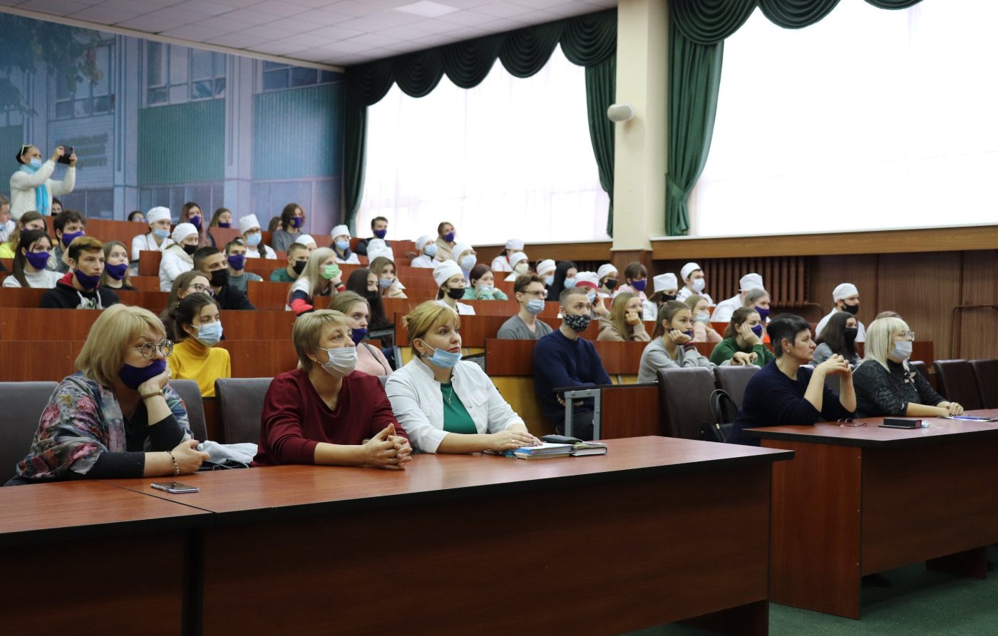 Студенти ХДУ стали учасниками тренінгу до Всесвітнього дня боротьби зі СНІДом