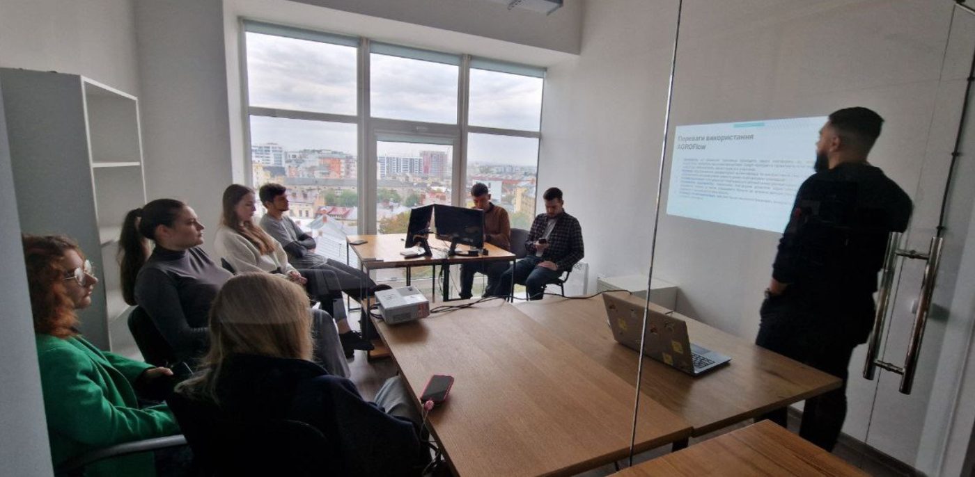 Студенти ХДУ відвідали офіс DataArt в Івано-Франківську