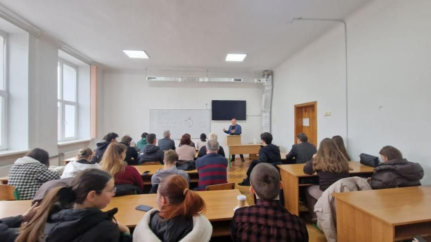 Математика як універсальна мова науки: відбулася гостьова лекція професора Андрія Загороднюка