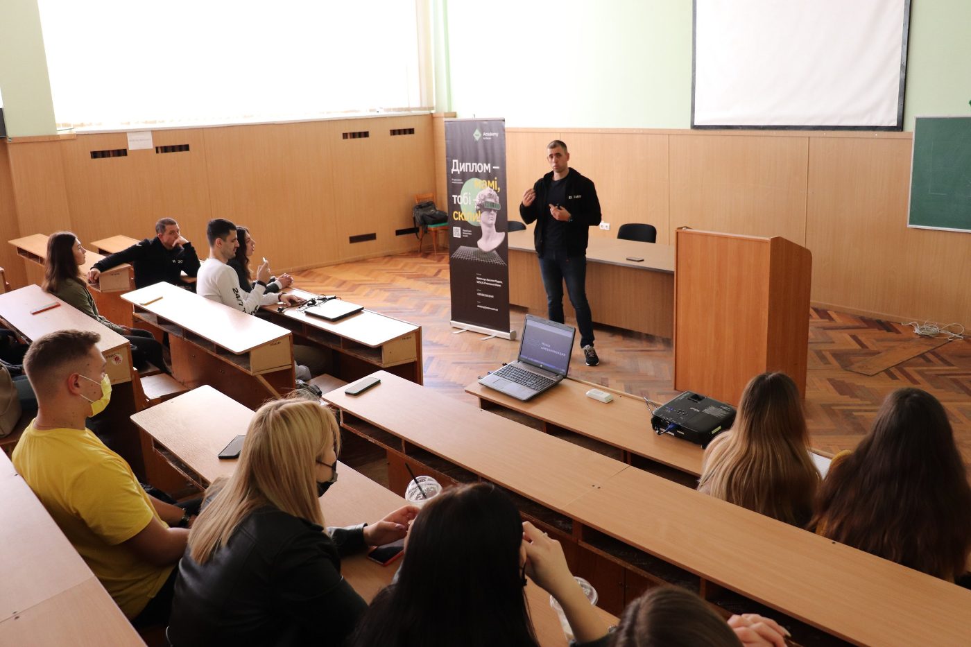 У ХДУ руйнували стереотип: IT-компаніям потрібні лише студенти технічних спеціальностей