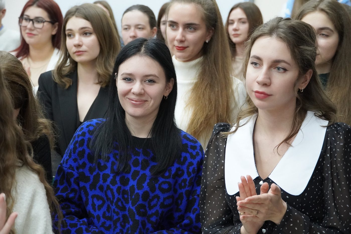 Успішні випускники ХДУ привітали новий випуск магістрів