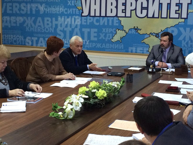 03 грудня 2013 р. в аудиторії 100 головного корпусу відбулося засідання постійно діючої ко…