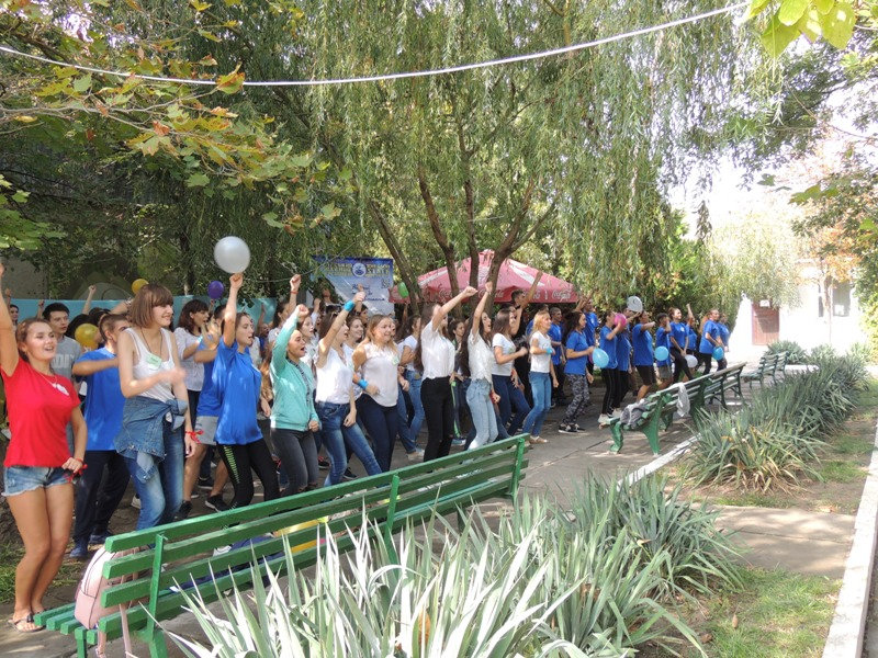 З 14 по 16 вересня на базі спортивно-оздоровчого табору Херсонського державного університету «Буревісник» відбулася «Школа сучасного молодого лідера». Найталановитіша молодь нашого навчального закладу, в тому числі звичайно й студенти історико-юридичного факультету, зібралася на узбережжі Чорного моря, аби започаткувати нову традицію та прийняти до університетської родини новоспечених студентів.