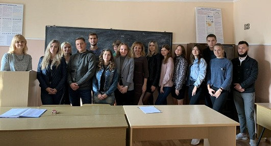 Бінарне лекційне заняття-дієвий засіб формування професійної компетенції майбутніх спеціалістів в галузі права. І це не гасло, а реалії сьогодення.