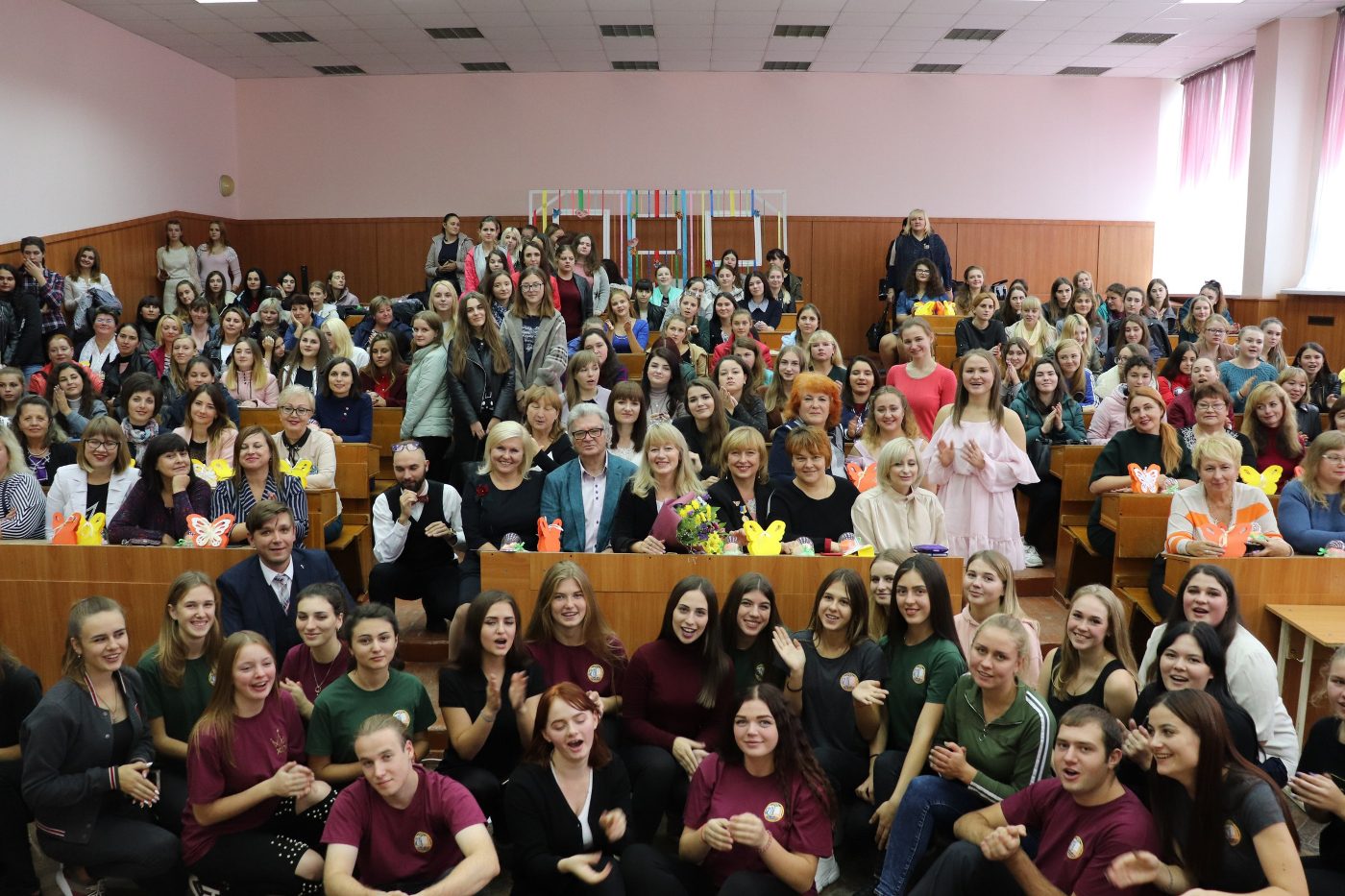 7 жовтня привітання з Днем працівників освіти України лунали звідусіль. Звісно ж, не обійш…