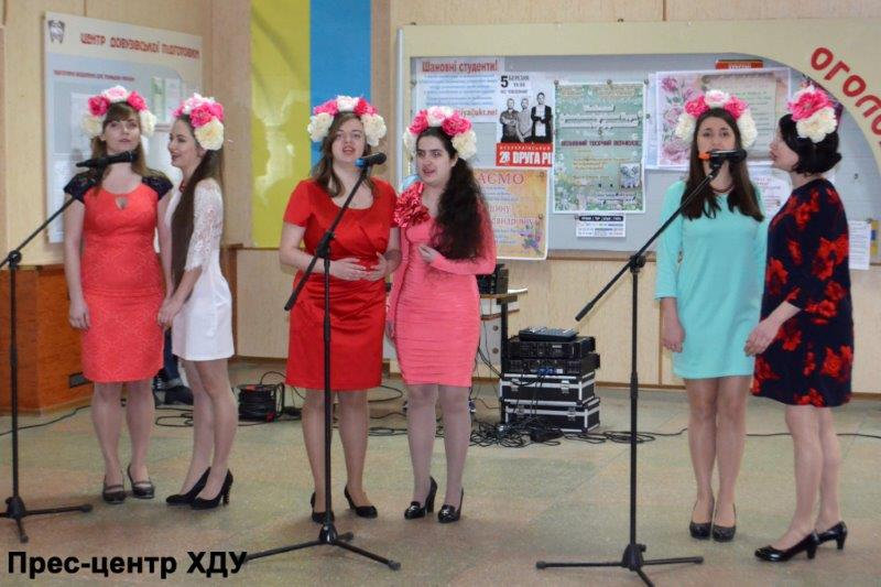 А жінок ХДУ вже привітали з 8 Березня!