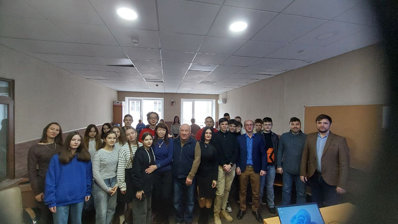 У ХДУ інформує потенційних абітурієнтів про вступ-2024
