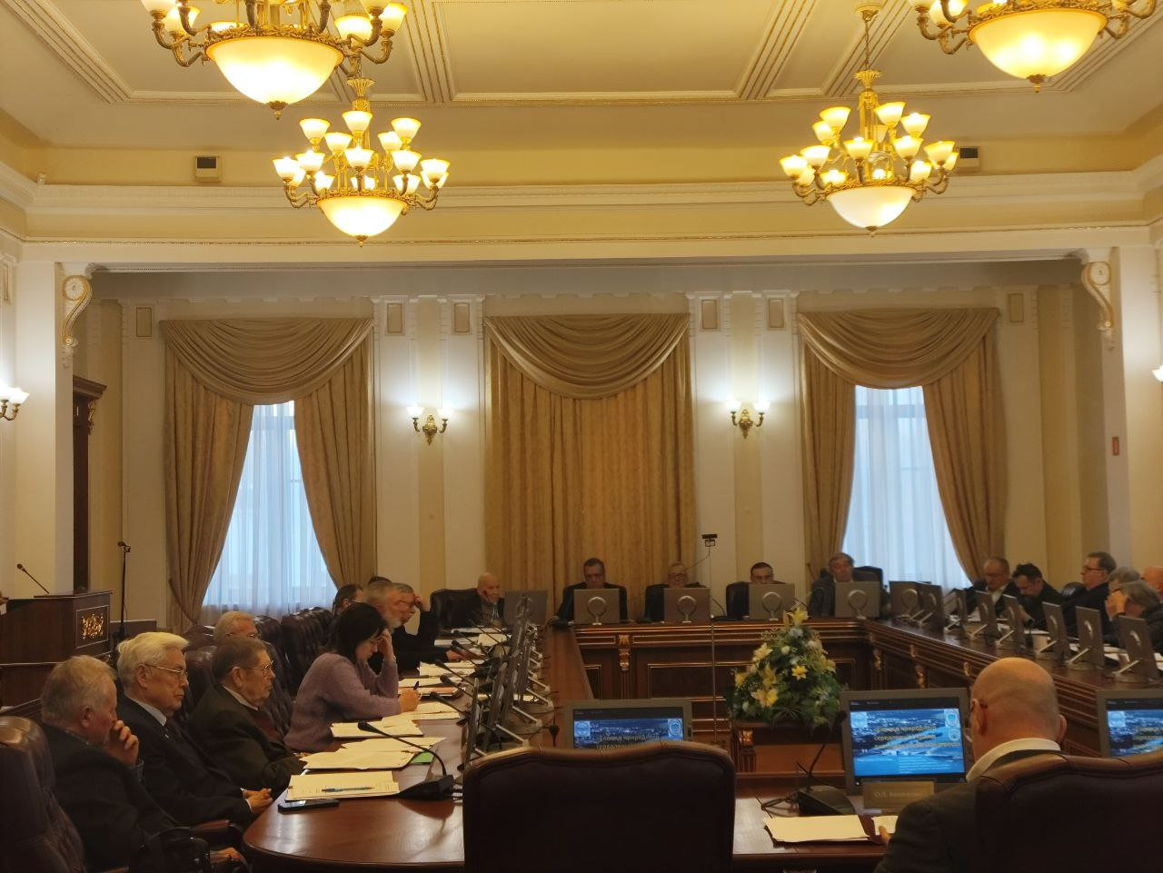 Професор ХДУ представив доповідь на Президії НАН України