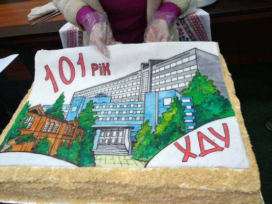 14 листопада відбулося святкове засідання ректорату з нагоди 101-ї річниці від дня заснування Херсонського державного університету. У конференц-залі зібралися керівництво вишу, члени ректорату та Вченої ради, представники студентського парламенту, профспілкової організації студентів та аспірантів.