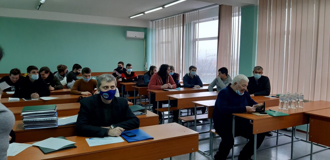 Вітає мо з успішним захистом кваліфікаційних робіт та здачею комплексних екзаменів студент…