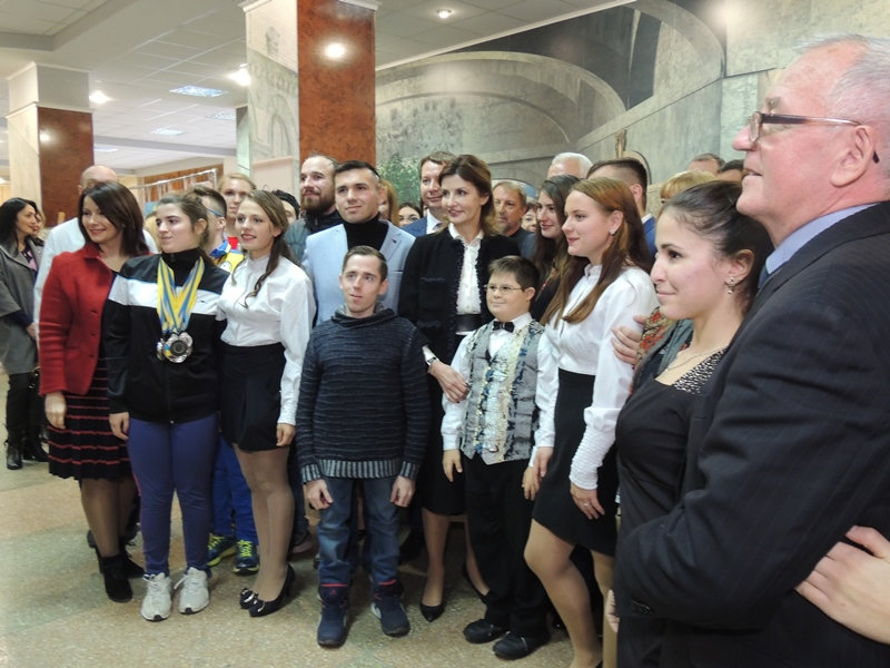 22 листопада Херсонський державний університет відвідала Марина Порошенко. Зустріч відбула…